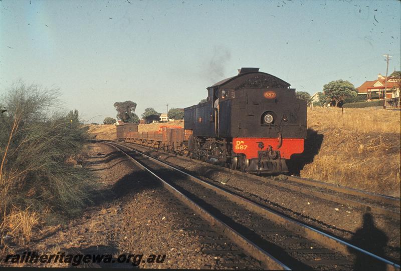 P11350
DM class 587, down goods, First Avenue, Mount Lawley. ER line.
