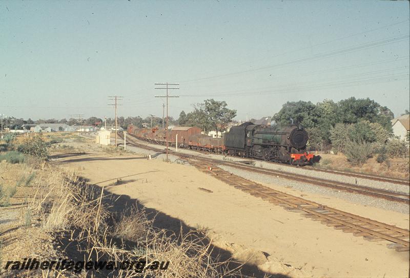 P11352
V class 1213, down goods, mixed gauge junction, old ER line in foreground, departing Bellevue. Avon Valley line.
