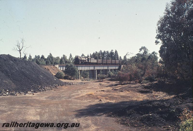 P11365
S class on Muja mines shunt, crossing bridge east of Collie. BN line.
