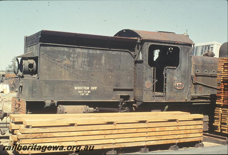 P11391
MSA class 496 with an extended bunker, salvage yard, Midland Junction. End and side view of the bunker and the cab, 