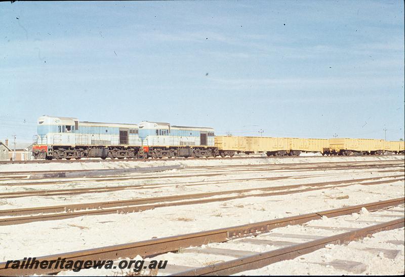 P11452
H class 2, H class 4, rake of gondolas, Leighton yard, ER line.
