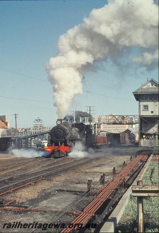 P11563
PMR class 729, down goods, footbridge, signal box, point rods and signal wires, FS 365 at far end of siding, East Perth. SWR line.
