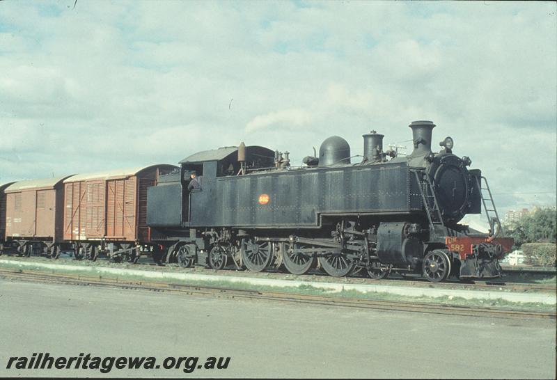 P11570
DM class 583, shunting Subiaco goods yard. ER line.
