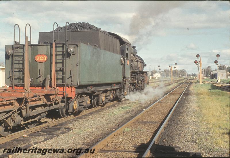 P11612
PMR class 723, down goods, south end of yard, all down departure signals, Pinjarra. SWR line.
