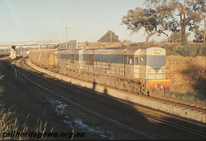 P11615
K class 207, K class, empty grain train, Great Eastern Highway overbridge. Avon Valley route.
