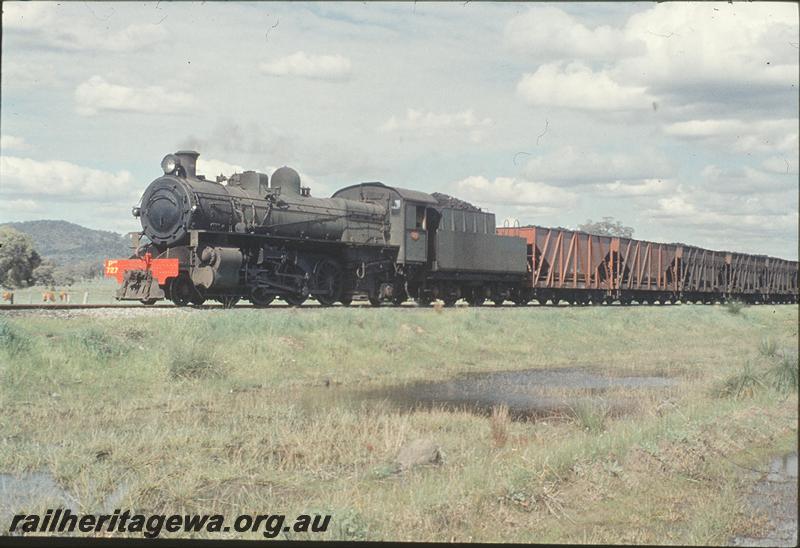 P11640
PMR class 727, XA class wagons, up goods. SWR line.
