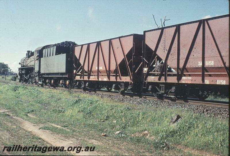 P11642
PMR class 727, XA class 11146 and XA class 1158 bogie coal hoppers, Up goods. SWR line.
