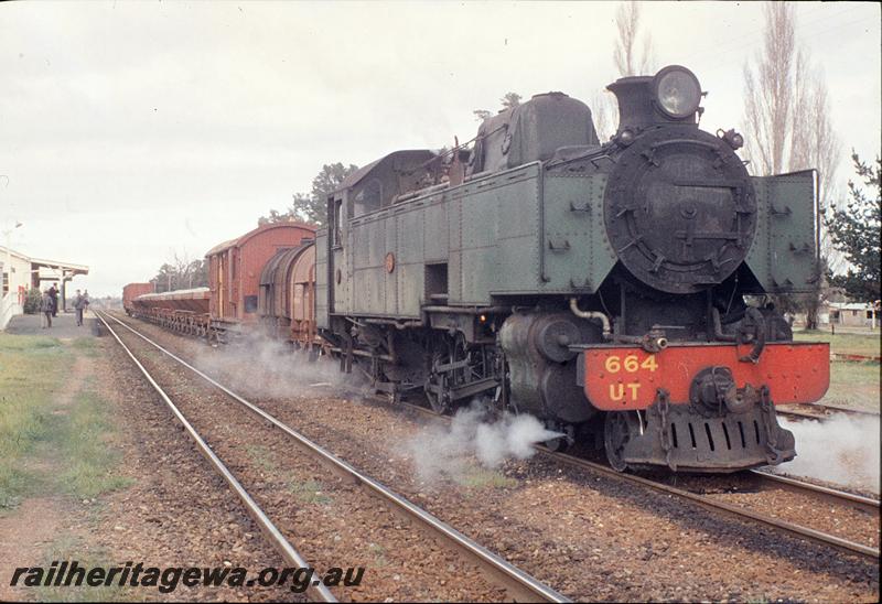 P11671
UT class 664, on ballast train, loop line, platform, station building, Mundijong. SWR line.
