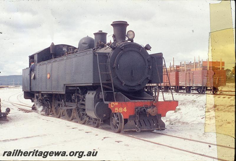 P11686
DM class 584, shunting timber, Kewdale yard.
