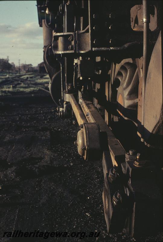 P11688
V class 1216, valve gear detail.
