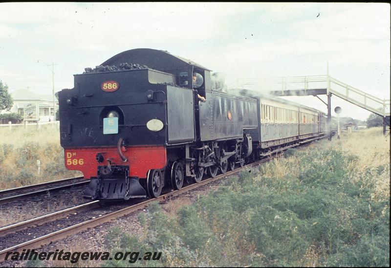 P11707
DM class 586, up show special, approaching Daglish. ER line.
