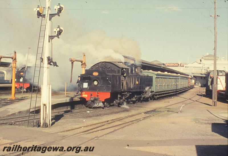 P11717
DD class 596, signals, water column, up show special in Fremantle dock, B class shunter, Perth. ER line.
