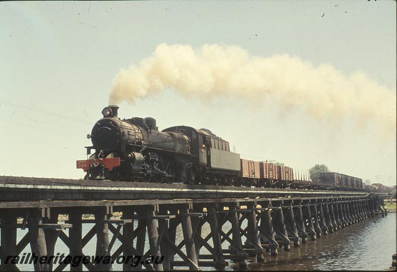 P11749
PMR class 724, down goods, Bunbury Bridge, East Perth. SWR line.
