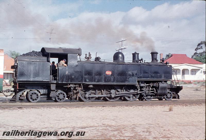 P11762
DD class 595, suburban passenger, near Victoria Park. SWR line.
