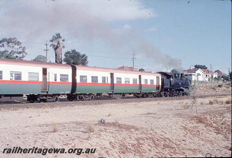 P11763
DD class 595, suburban passenger, near Victoria Park. SWR line.
