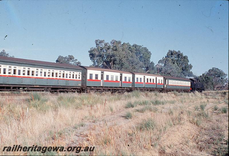 P11777
DD class 592, suburban passenger, approaching Gosnells. SWR line.
