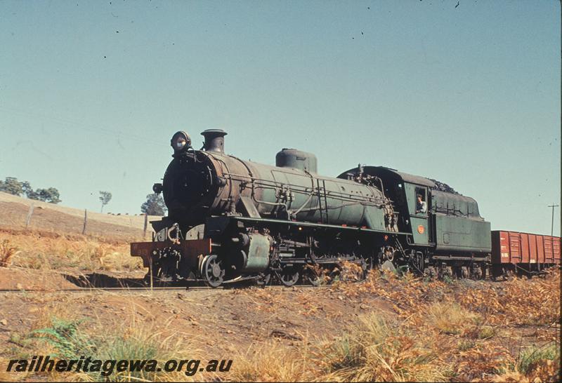 P11830
W class 913, down goods, near Glenlynn. PP line.
