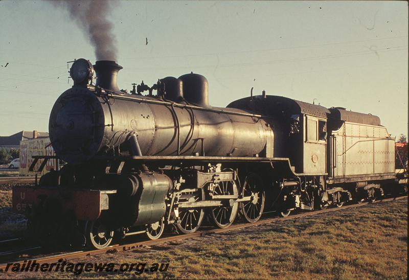 P11884
U class 655, shunting, harvesters on wagons. Unknown location.
