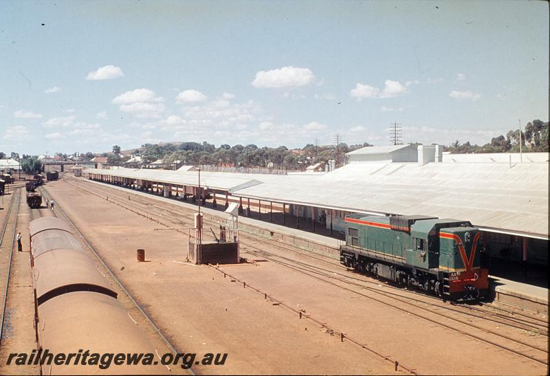 P11918
AA class 1516, east end of main platform, Kalgoorlie. EGR line.
