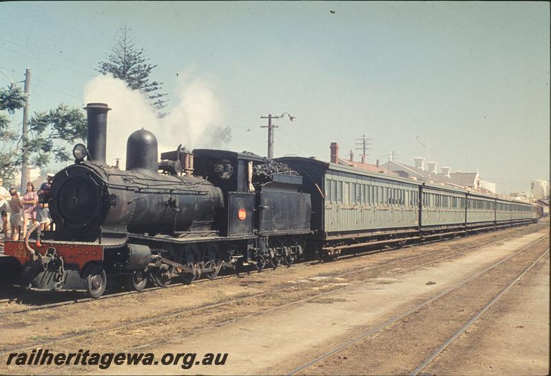 P11923
G class 123 on special train, Bunbury. SWR line.
