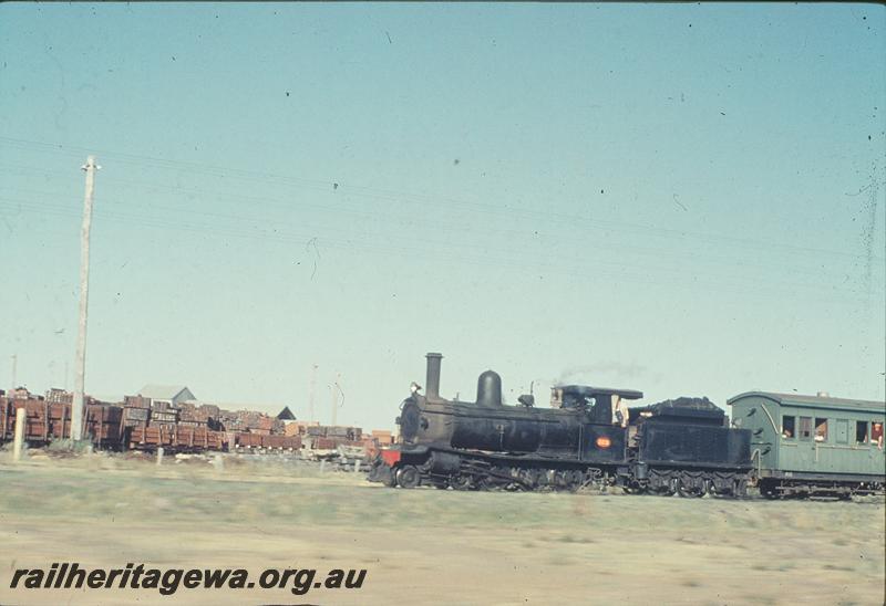 P11942
G class 123 on special train, approaching Bunbury. SWR line.
