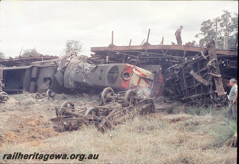 P11979
Dragging away H wagon, Mundijong Junction accident. SWR line.
