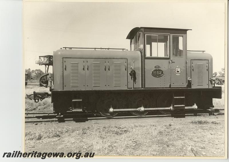 P12050
Z class 1152, 0-6-0 diesel mechanical loco, when new, Midland loco depot, side view. (scanned print located in MC1B2G)
