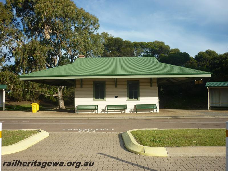 P12073
Traffic Office station building, Esperance, CE line, side view, not in use
