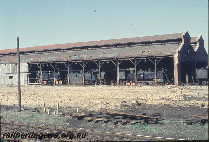 P12117
DM class, DD class, partially demolished sheds, East Perth loco shed. ER line.
