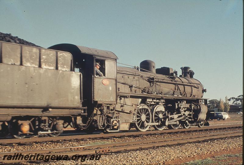 P12138
PM class 711, arriving East Northam with goods ex Merredin. EGR line.
