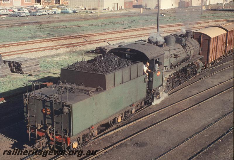 P12177
PMR class 728, shunting Fremantle yard. ER line.
