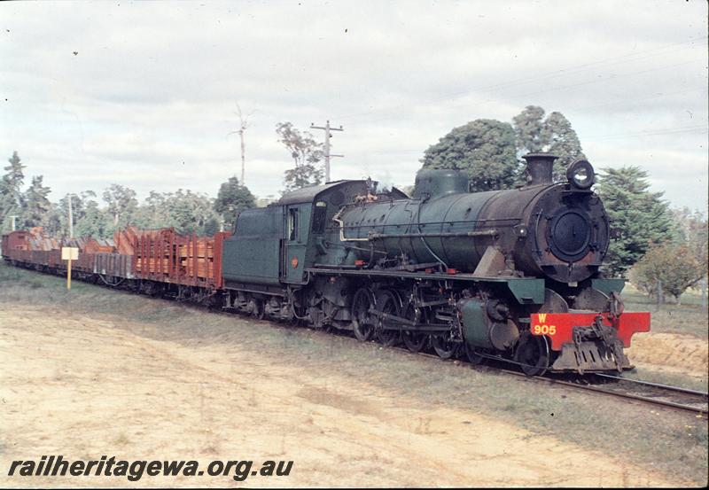 P12180
W class 905, 4 goods from Bridgetown at SW Highway level crossing west of Donnybrook. PP line.
