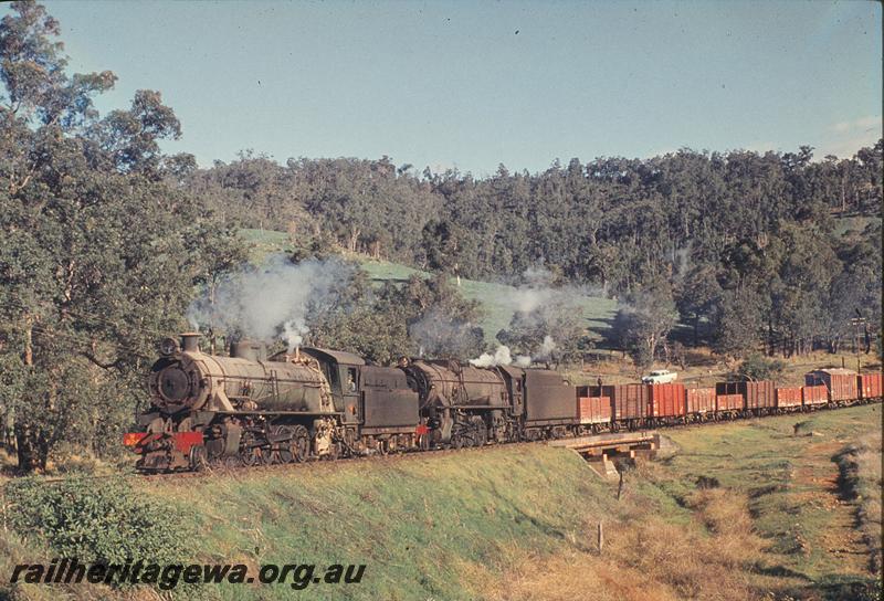 P12197
W class 926, V class 1212, goods to Collie, Dead Tree Curve. BN line.
