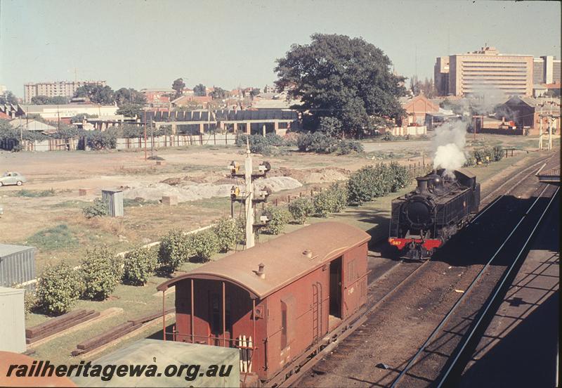 P12201
DM class 587, following 37 out of East Perth. Sprags on end platform of brakevan. SWR line.
