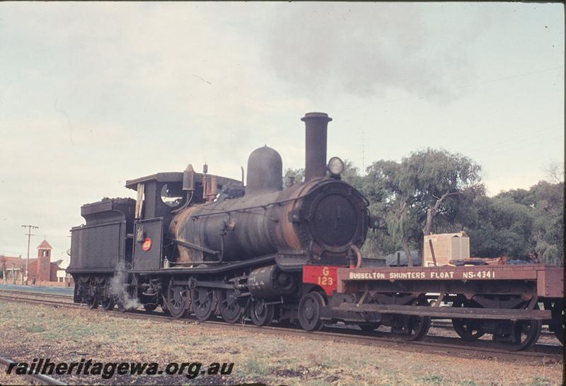 P12204
G class 123, NS class 4341 shunters float, shunting at Busselton. BB line.
