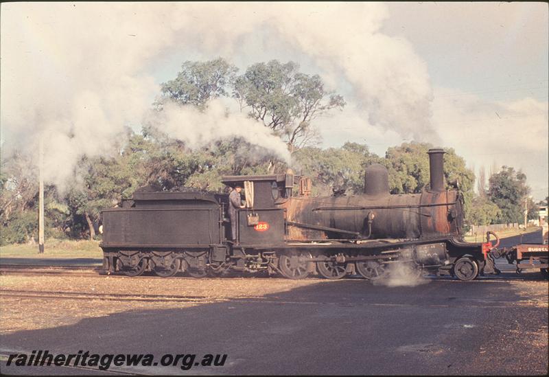 P12210
G class 123, pushing shunters float out to jetty, Busselton. BB line.
