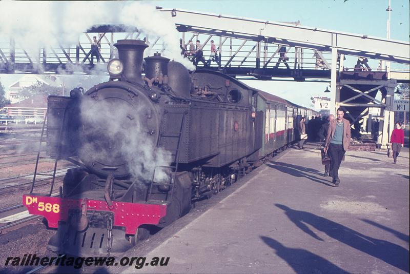 P12304
DM class 588, suburban passenger, Midland Junction, platform, old footbridge, new footbridge under construction. ER line.
