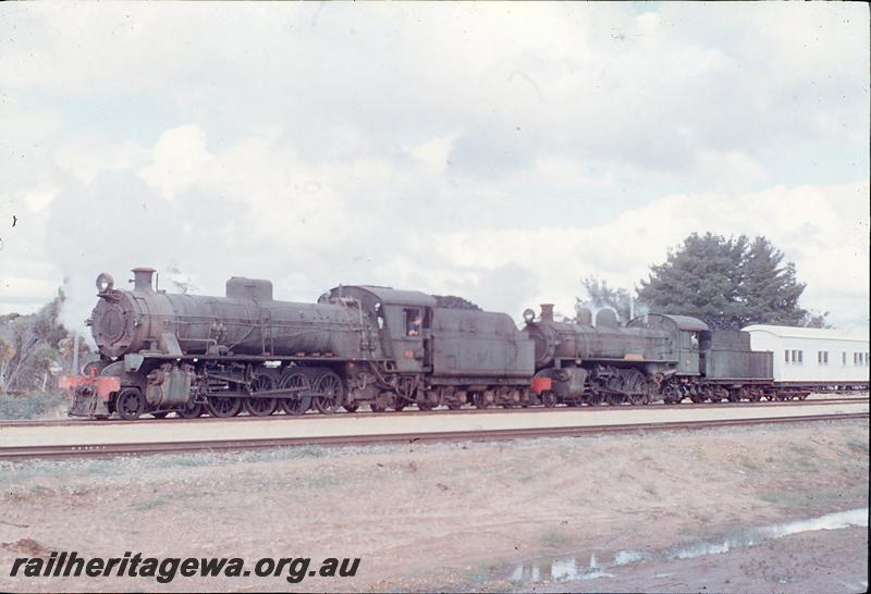 P12357
W class, PR class, on 12 goods, shunts Popanyinning. GSR line.
