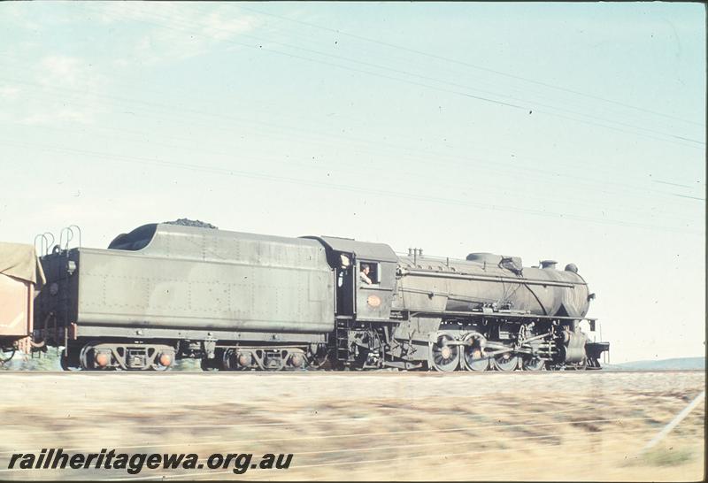 P12401
V class 1214, 24 goods, near Farrell Rd. Avon Valley line.
