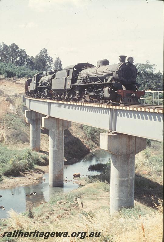 P12412
W class 922, W class, steel girder bridge, 331 goods, entering Balingup. PP line
