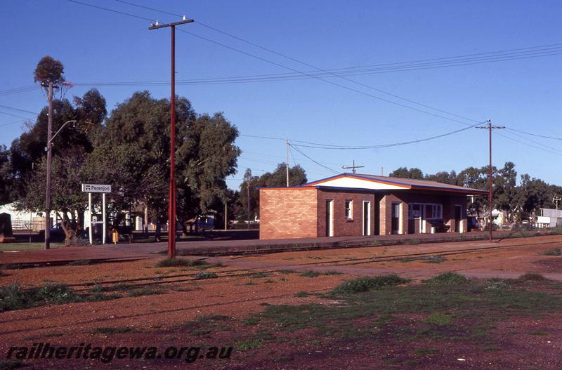 P12514
Station building, Perenjori, end view north side, EM line
