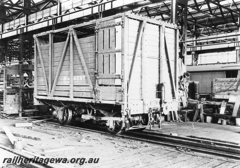 P12577
B class 6287 four wheel cattle wagon, Midland Workshops, side and end view
