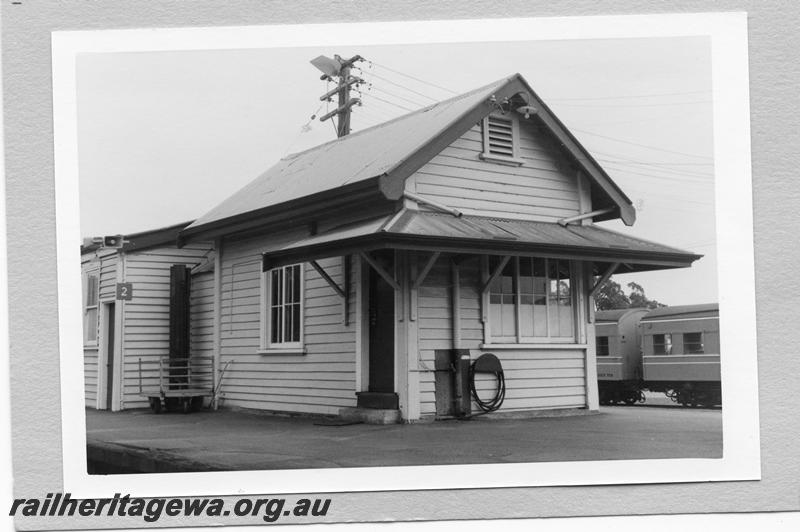 P12603
Signal box, Armadale, SWR line, rear side and end view
