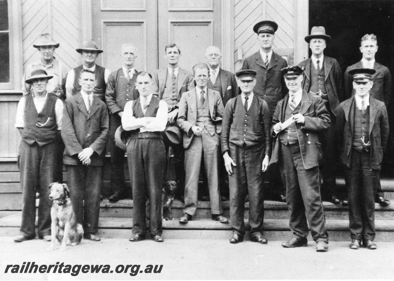 P12621
Station staff and dog, Albany, GSR line, group photo
