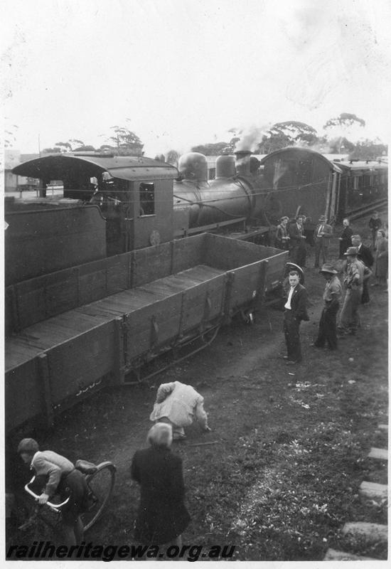 P12654
3 of 5 views of the collision at Moora, MR line between No.1 