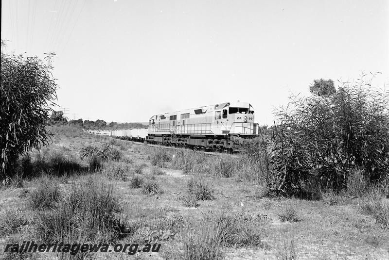 P12706
L class 259 in original livery double heading with another L class, empty iron ore train

