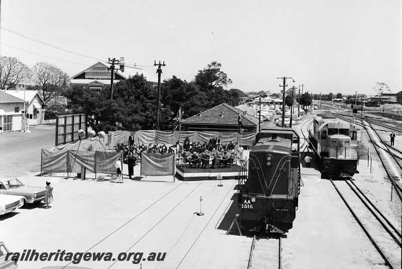 P12710
AA class 1516, L class 251, Midland Workshops, ceremony for the handing over of the two locos, elevated front on view
