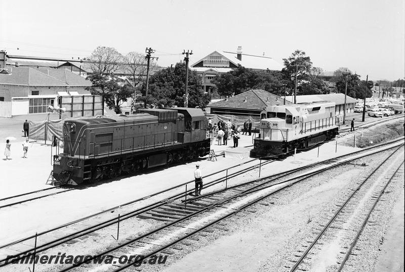 P12711
AA class 1516, L class 251, Midland Workshops, ceremony for the handing over of the two locos, elevated front and side view
