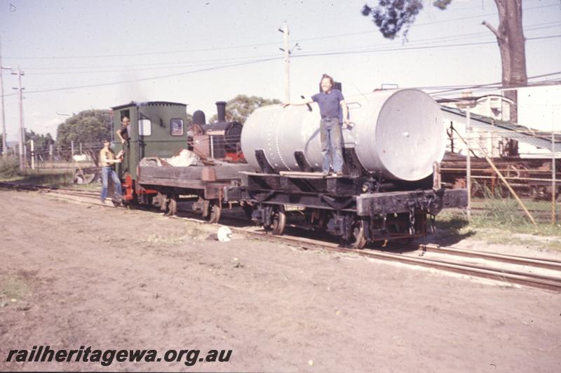 P12786
Loco No.4 shunting JWA class 29 four wheel tank wagon, Rail Transport Museum, side and end view of tank wagon
