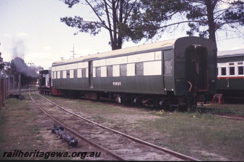 P12787
AH class 563 first class sleeping carriage, Rail Transport Museum, side and end view
